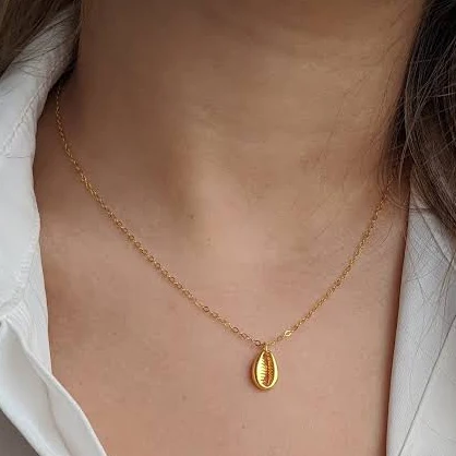accessory Tiny Seashell Dainty Gold Necklace Etsy - ClassyLeather $16.49