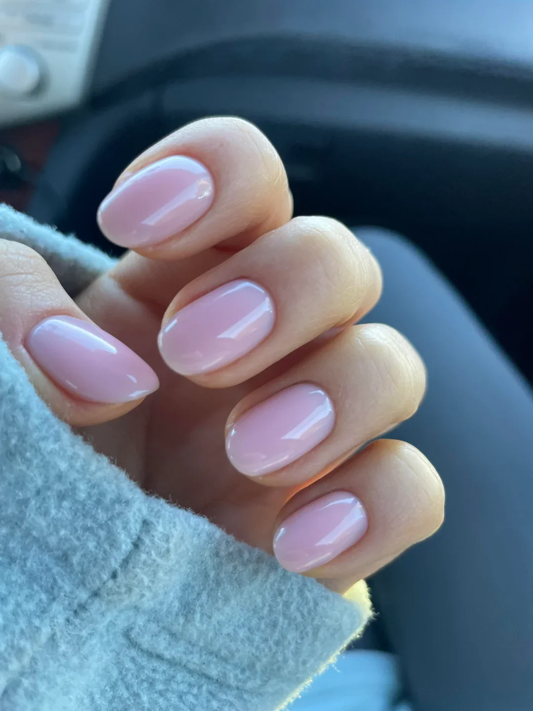 21 Soft Pink Nails With Pearl Details Fall 2026