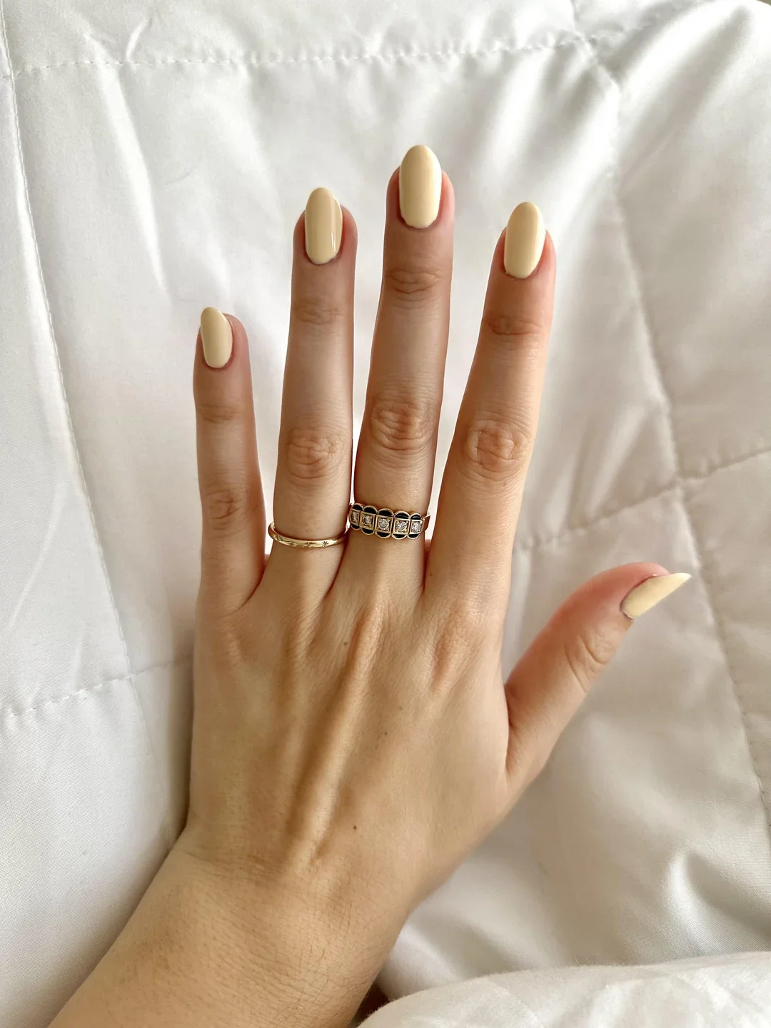 Butter Yellow Nails Fall Color Trends 2026: Chic Fall Manicure Ideas