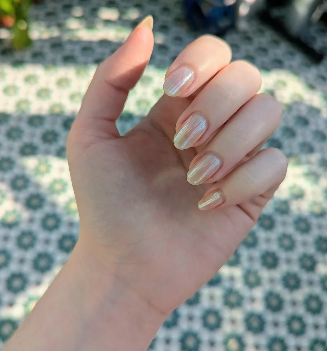 25 Glazed Donut Nails With Chrome Finish Effect