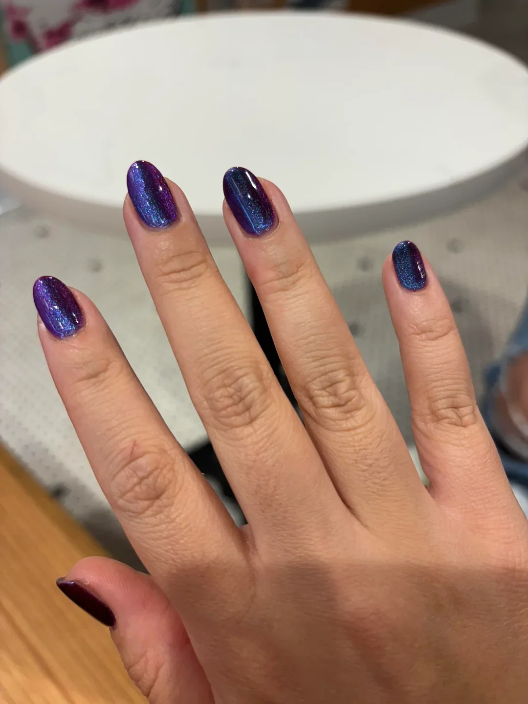 24 Velvet Nails With Luxurious Shimmer Effect Finish For Fall