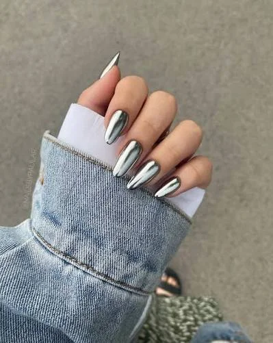 Elegant Almond Nails With Chrome Finish: 23 Stylish Ideas for 2026