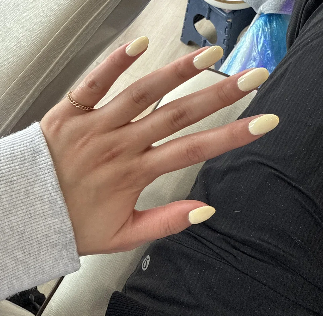 Butter Yellow Nails Fall Color Trends 2026: Chic Fall Manicure Ideas