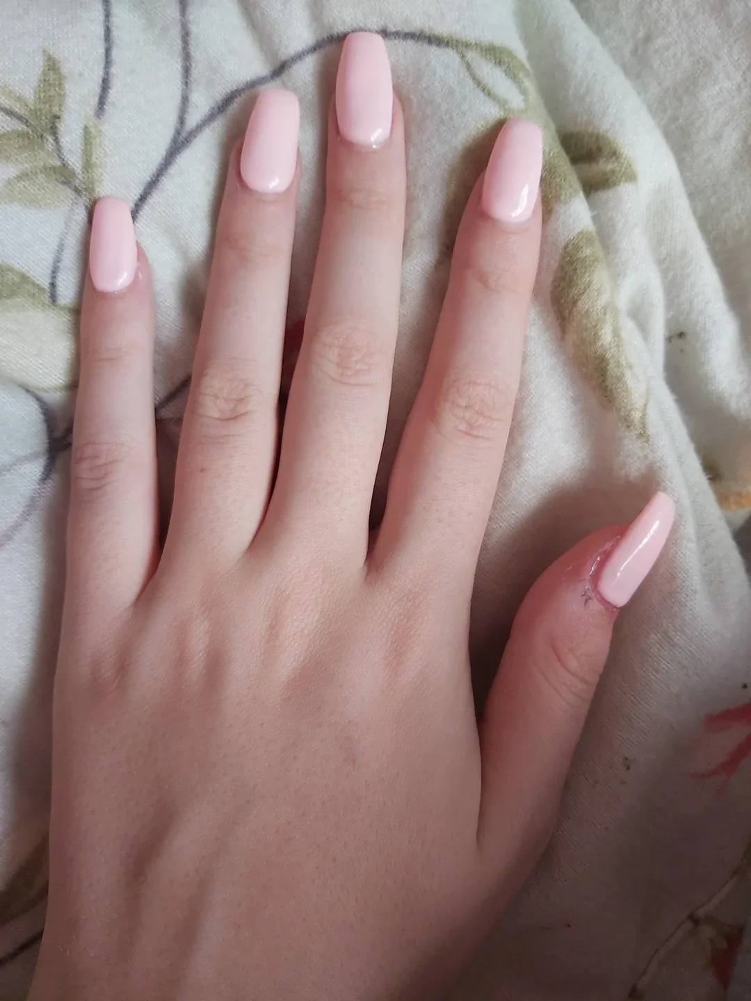 21 Soft Pink Nails With Pearl Details Fall 2026