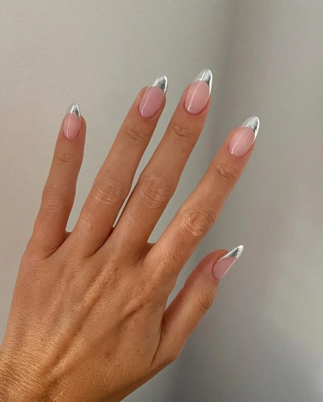 Elegant Almond Nails With Chrome Finish: 23 Stylish Ideas for 2026