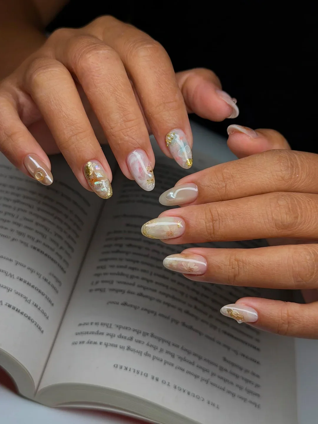 22 Aura Nails Design With Soft Color Blends: Dreamy Ideas