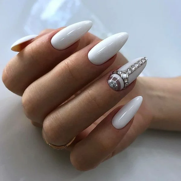 20 Milky White Nails With Shimmer Accents: Elegant 2026 Manicure Ideas