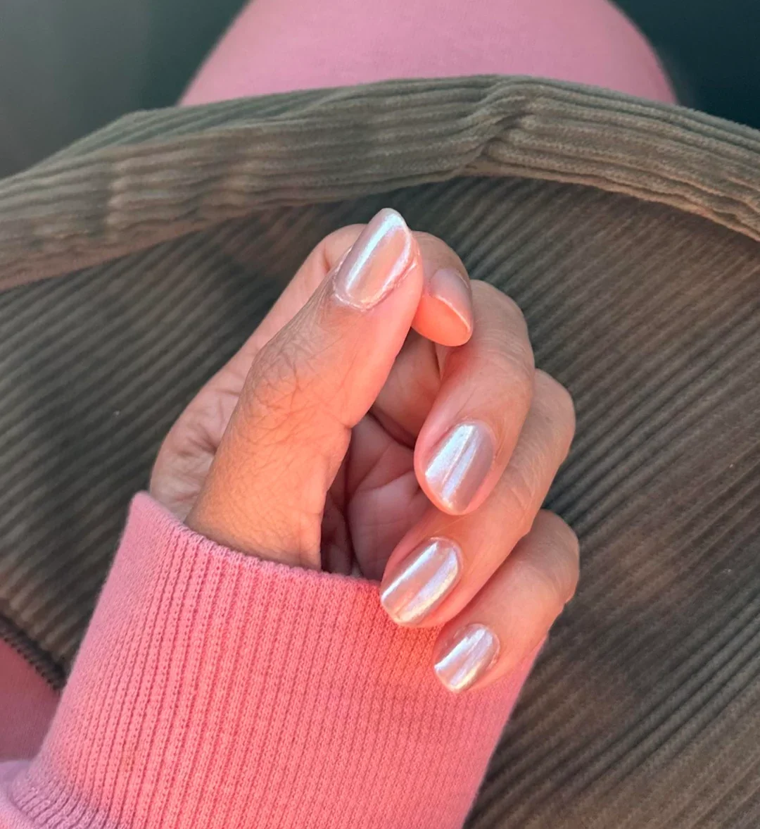25 Glazed Donut Nails With Chrome Finish Effect