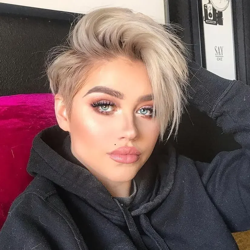 24 Easy Layered Haircuts For Women For Fall 2026