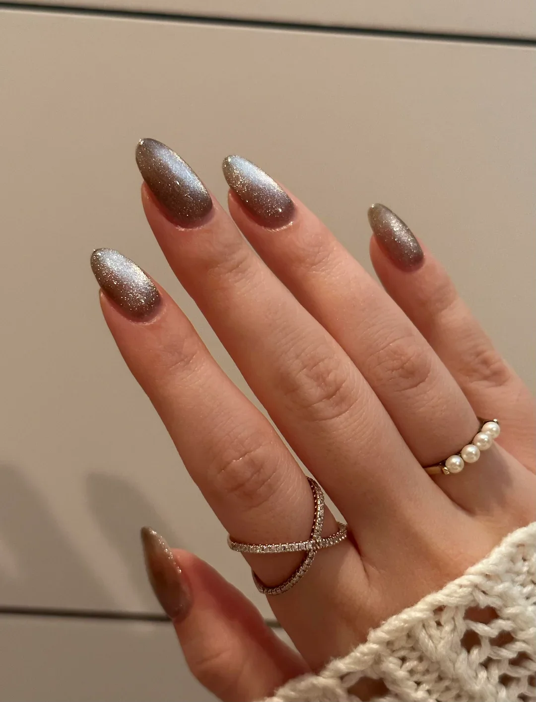 24 Velvet Nails With Luxurious Shimmer Effect Finish For Fall