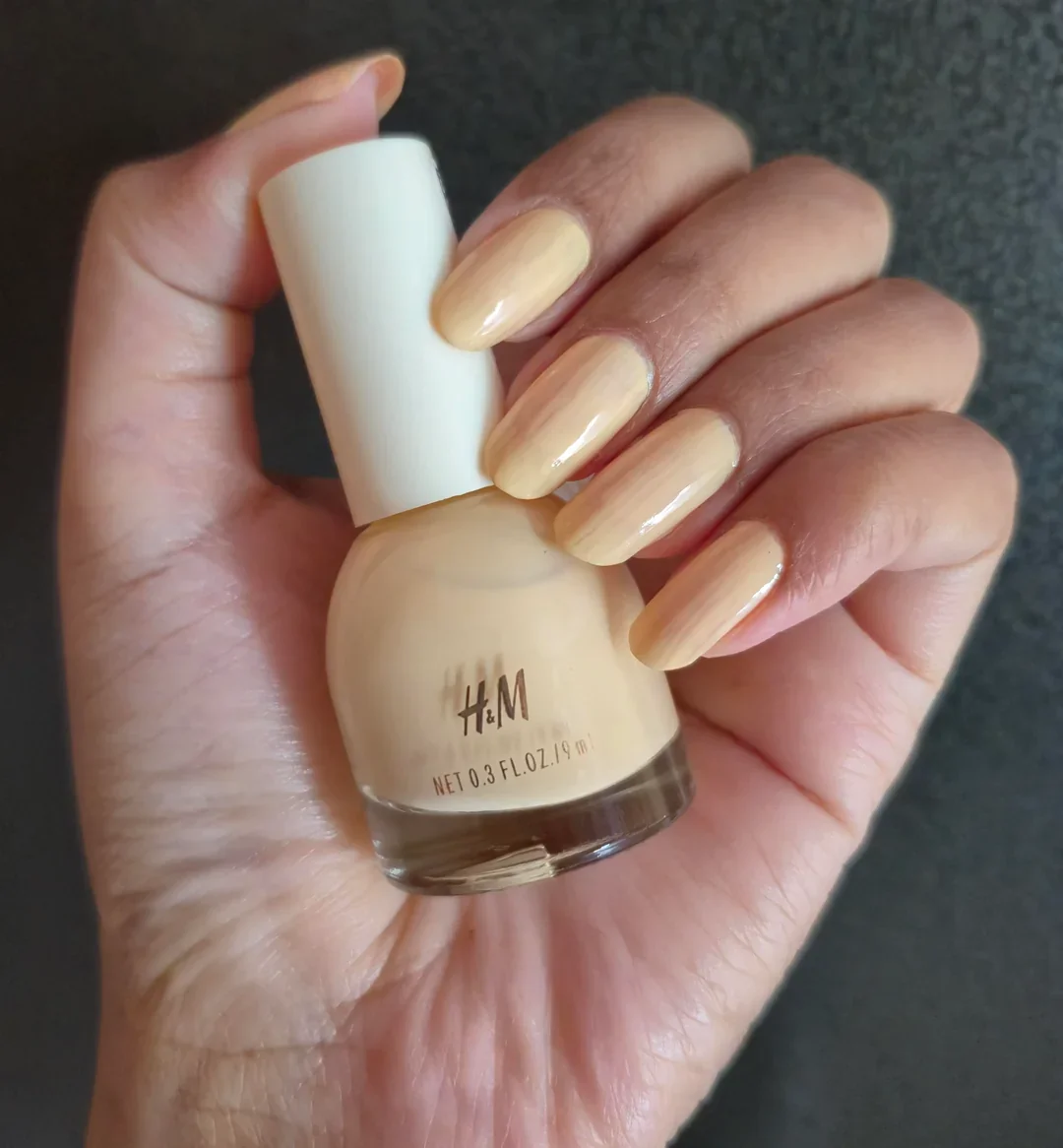 Butter Yellow Nails Fall Color Trends 2026: Chic Fall Manicure Ideas