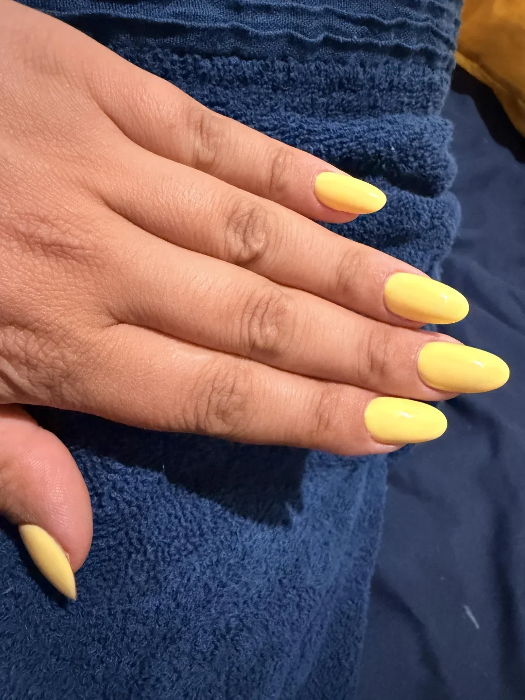 Butter Yellow Nails Fall Color Trends 2026: Chic Fall Manicure Ideas