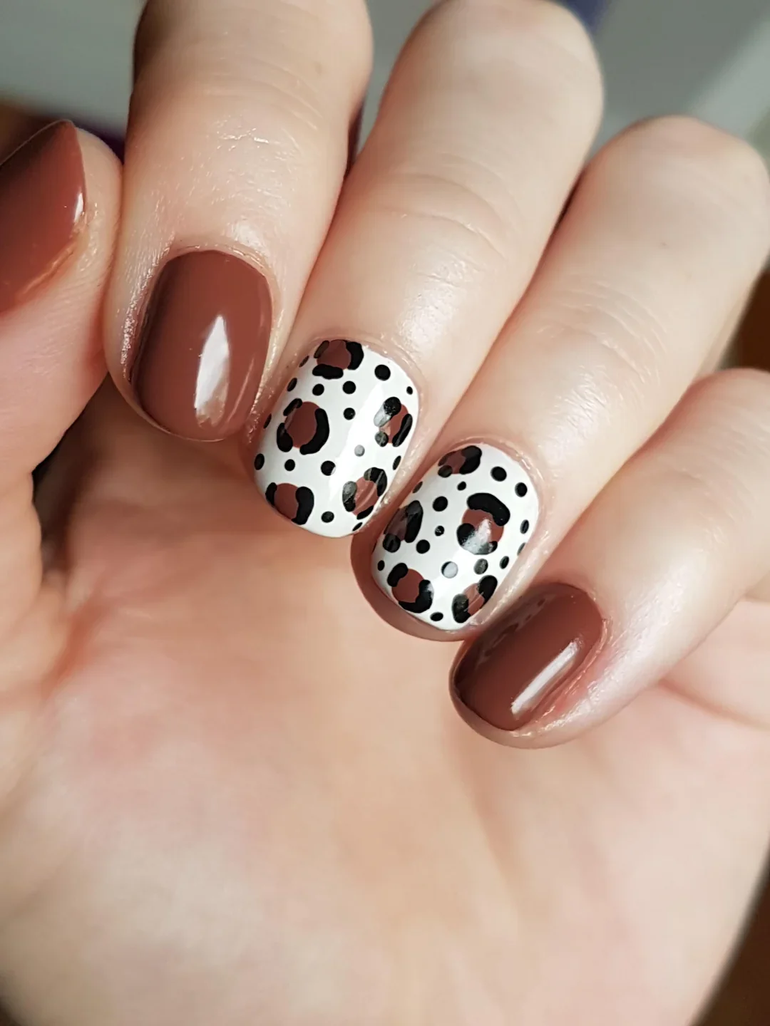 22 Brown Nails For Elegant Everyday Fall 2026 Manicure