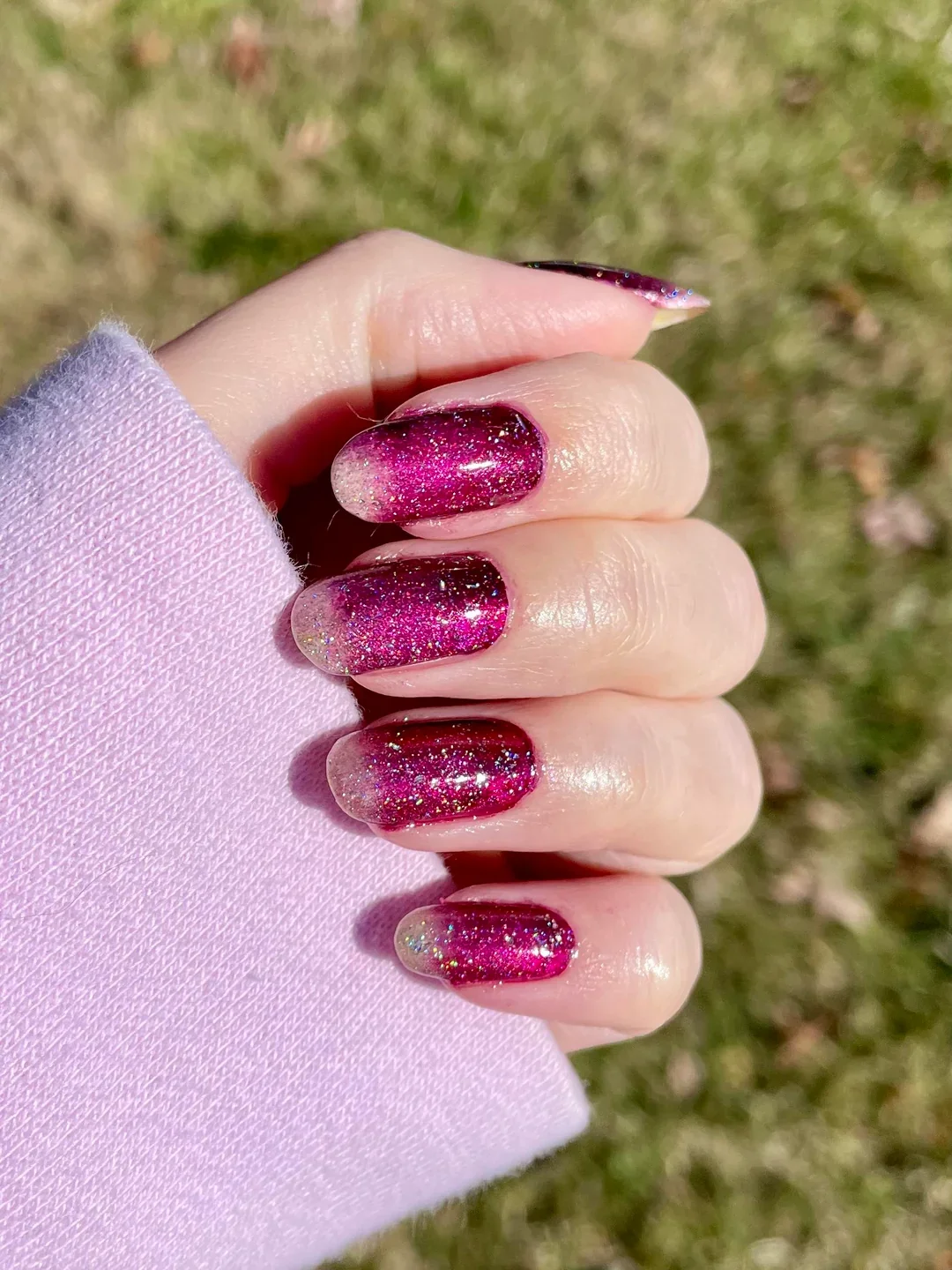 24 Velvet Nails With Luxurious Shimmer Effect Finish For Fall