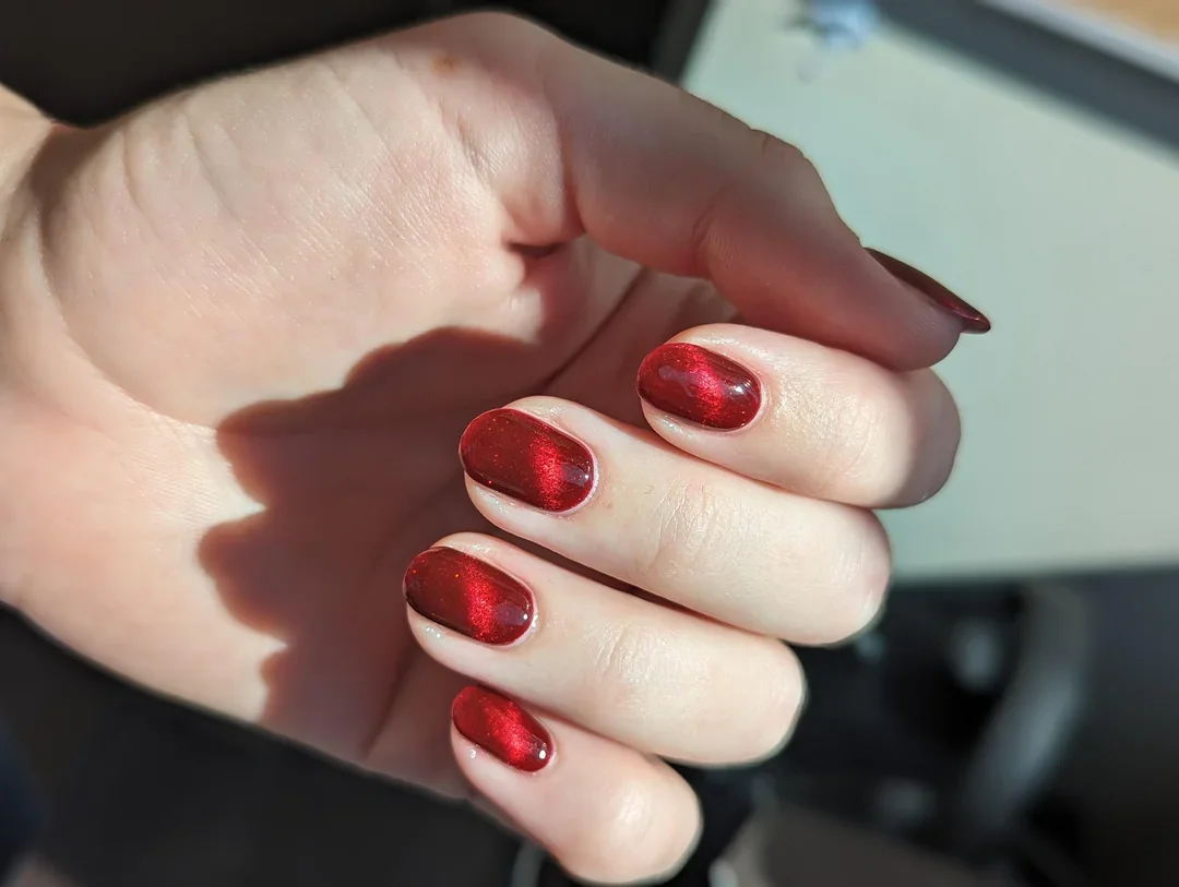 23 Velvet Magnetic Nails Luxurious Glossy Finish: Chic Manicure Ideas