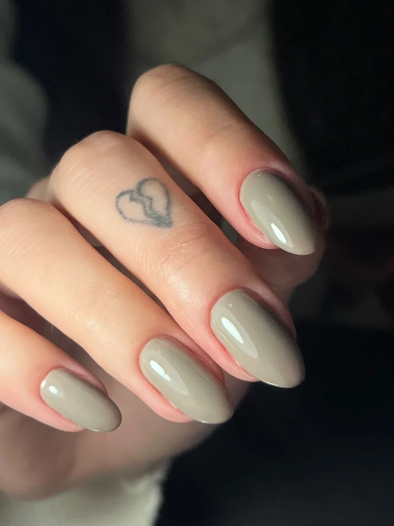 26 Olive Green Fall Nails 2026 Ideas for a Chic Autumn Manicure