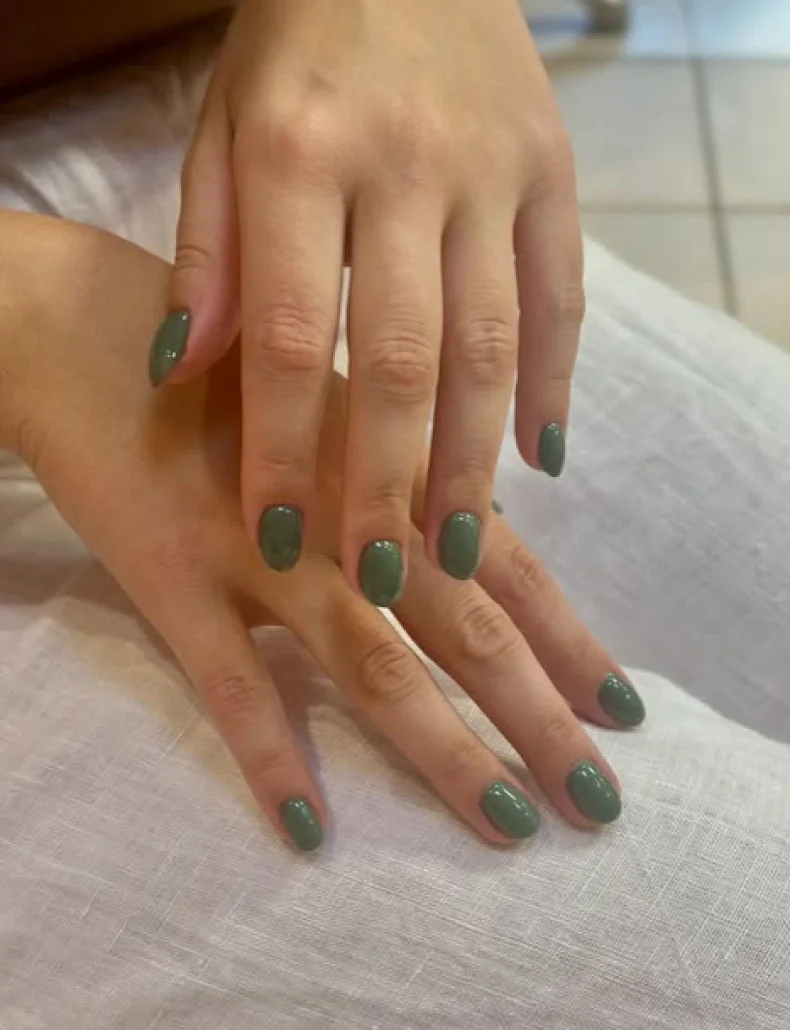 26 Olive Green Fall Nails 2026 Ideas for a Chic Autumn Manicure