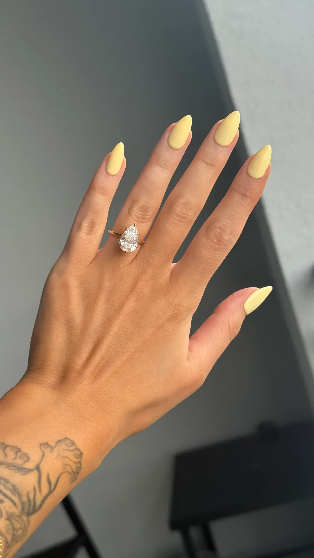 Butter Yellow Nails Fall Color Trends 2026: Chic Fall Manicure Ideas