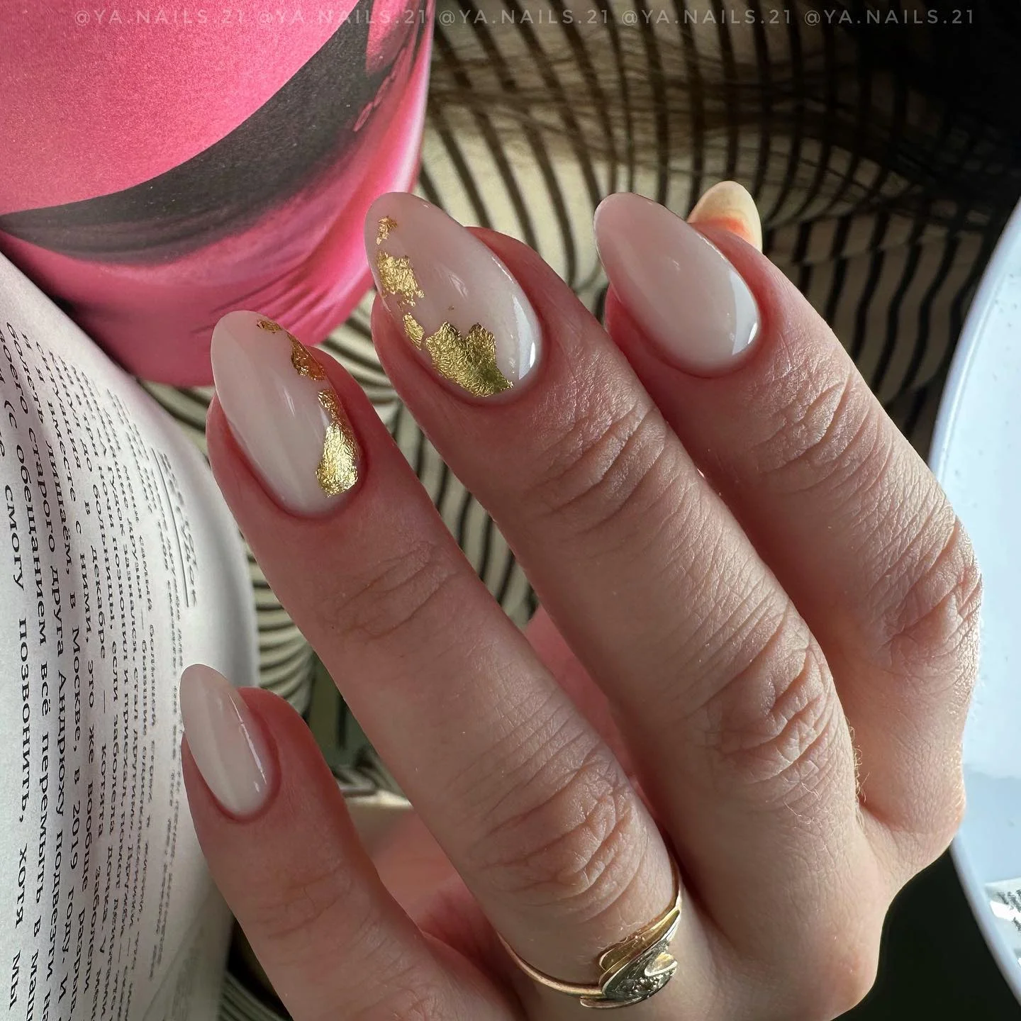 Elegant Almond Nails With Chrome Finish: 23 Stylish Ideas for 2026