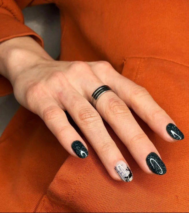23 Trending Nail Colors And Designs For Fall 2026