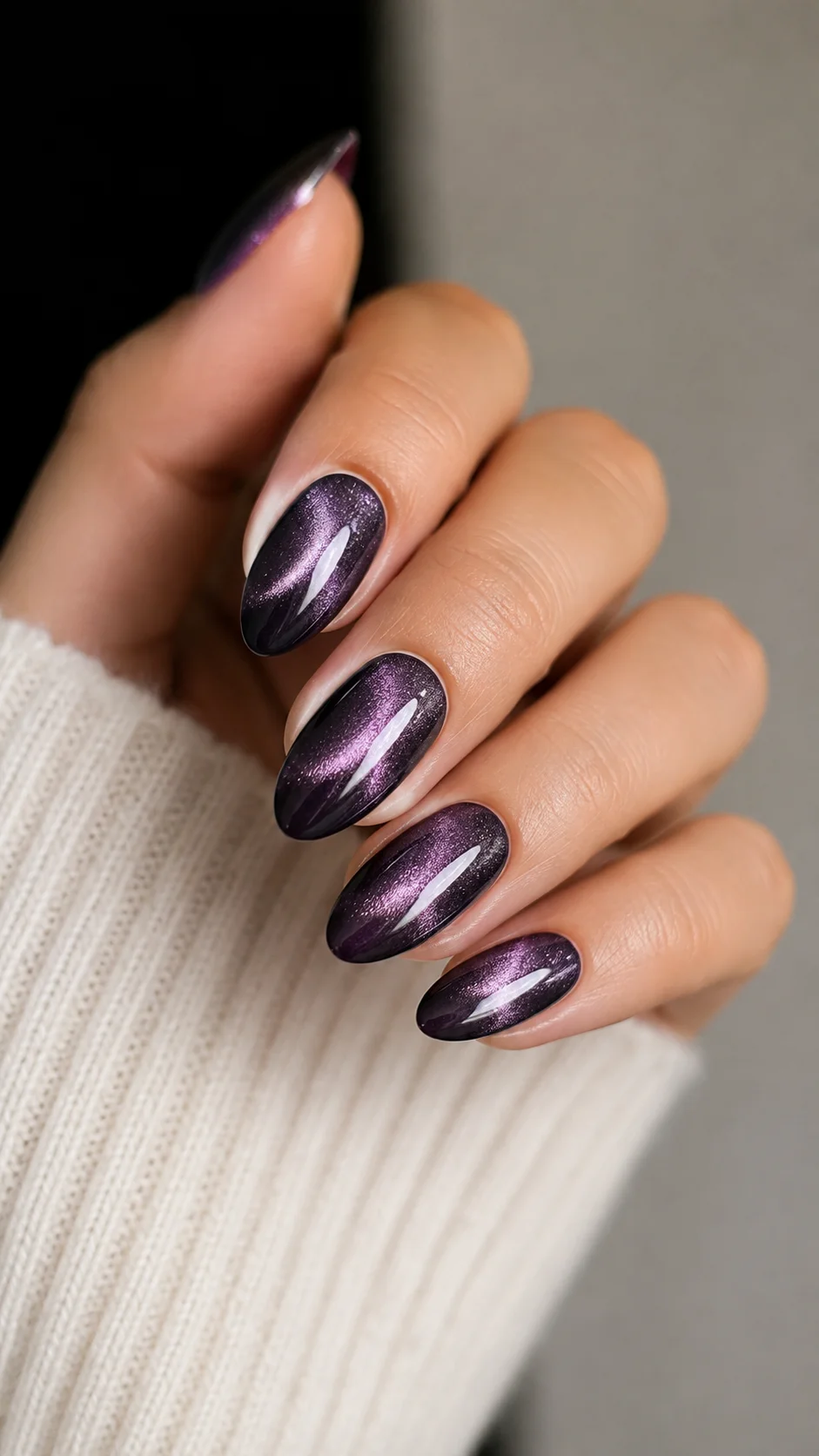 25 Cat Eye Magnetic Gel Nail Designs You'll Want to Wear in 2026