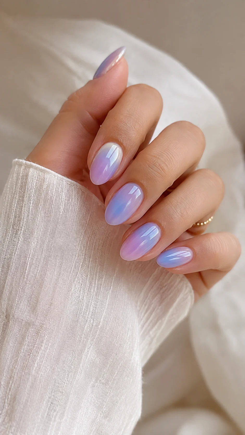 22 Aura Nails With Soft Blended Colors You'll Want to Wear in 2026