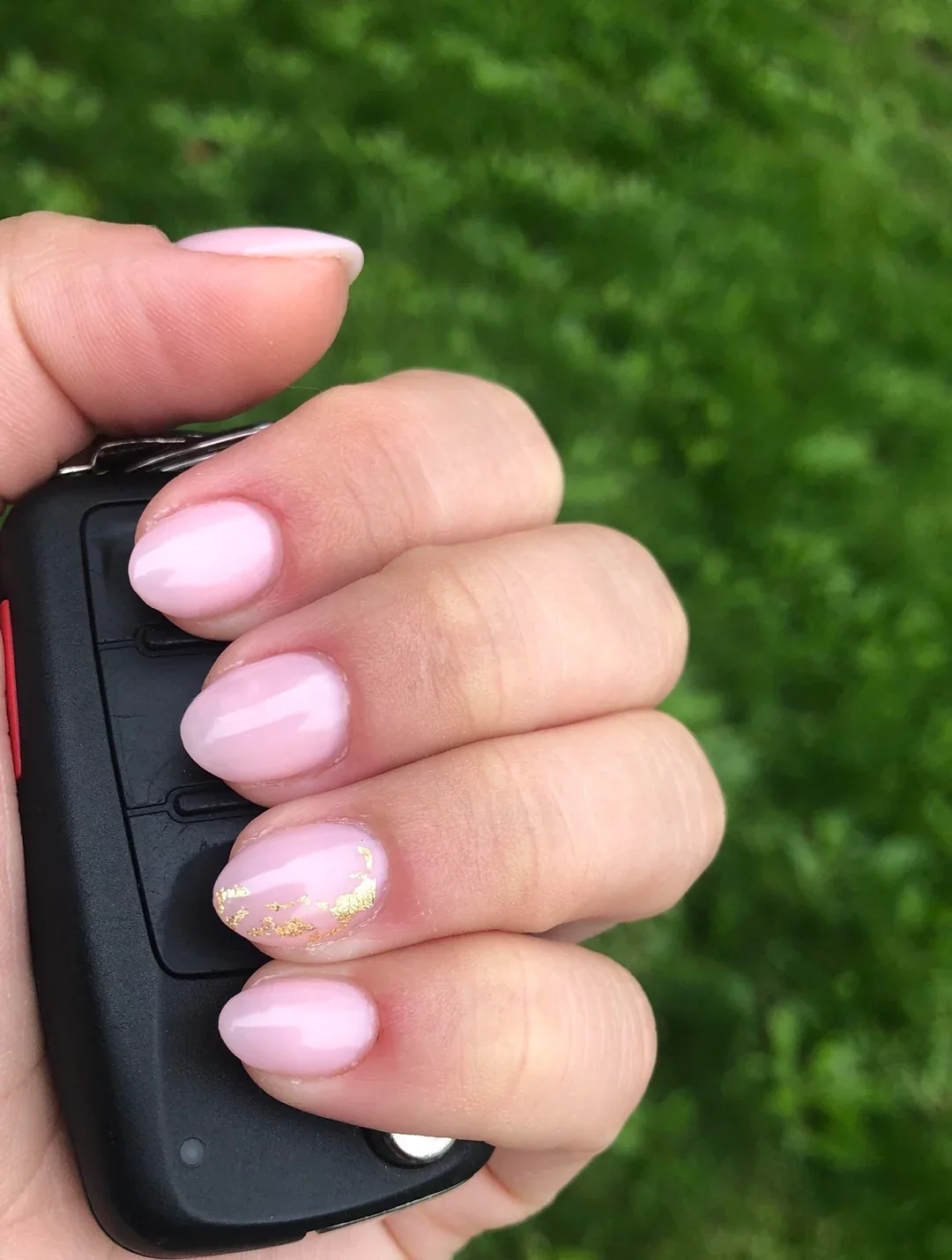21 Soft Pink Nails With Pearl Details Fall 2026