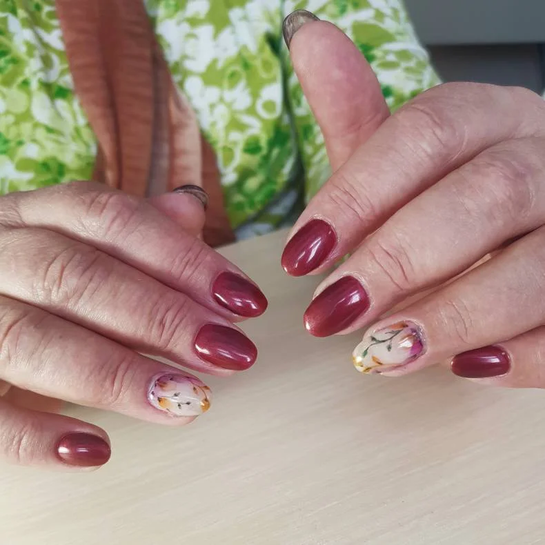 23 Trending Nail Colors And Designs For Fall 2026
