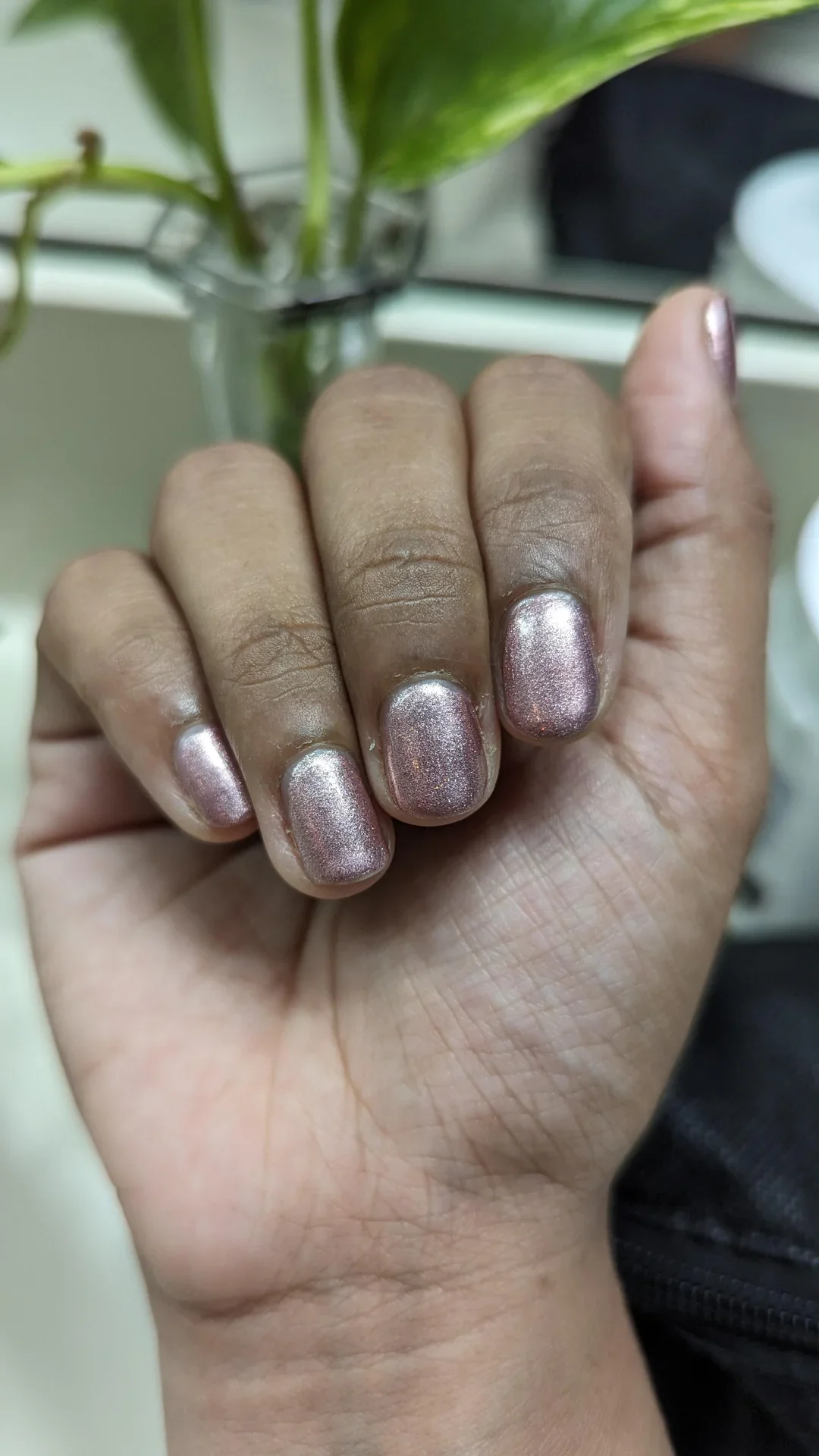 24 Velvet Nails With Luxurious Shimmer Effect Finish For Fall