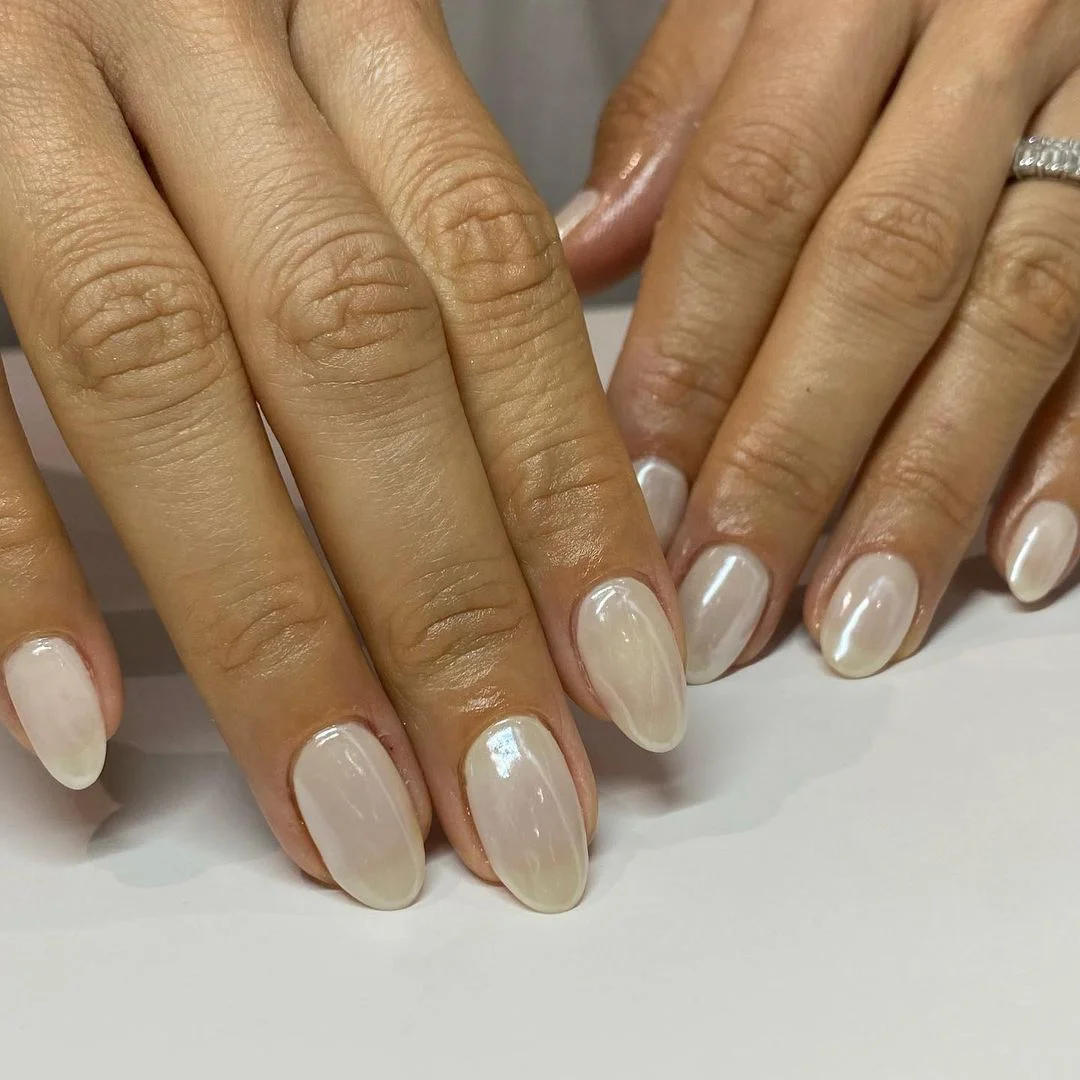 25 Glazed Donut Nails With Chrome Finish Effect