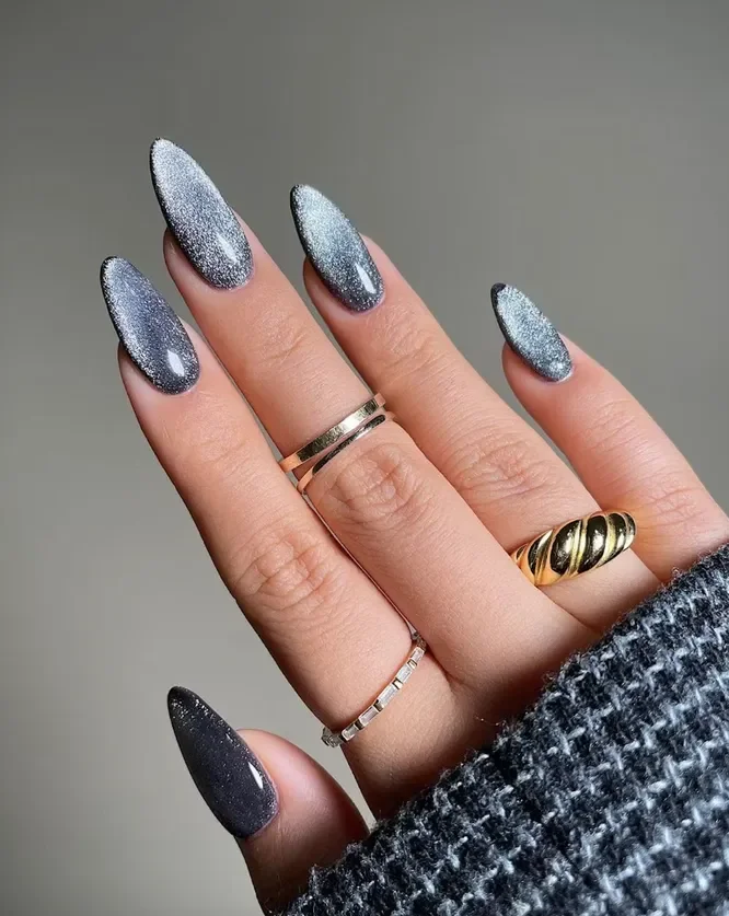 23 Velvet Magnetic Nails Luxurious Glossy Finish: Chic Manicure Ideas