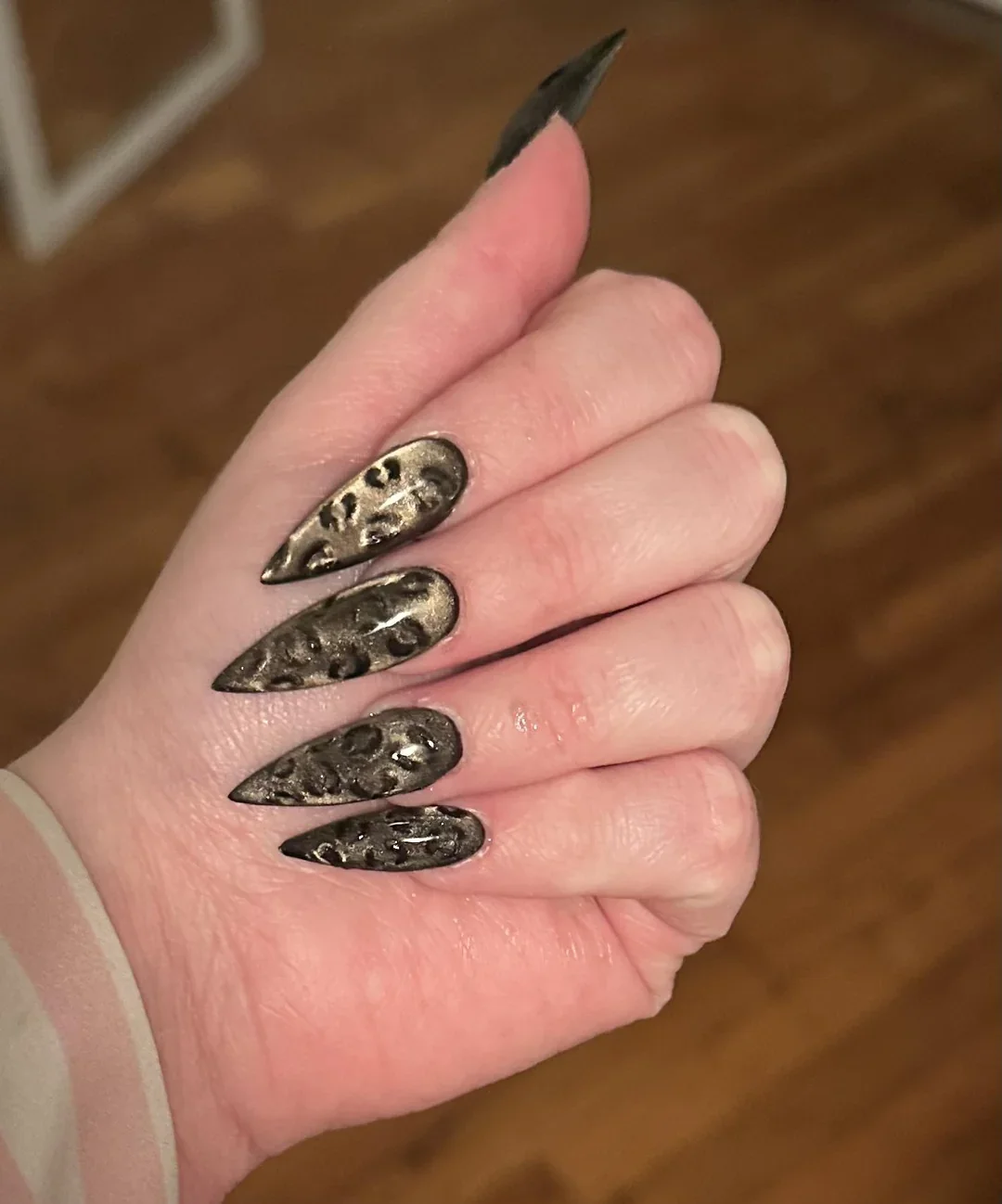 27 Chrome Cat Eye Fall Nails 2026 Ideas for a Chic Seasonal Manicure