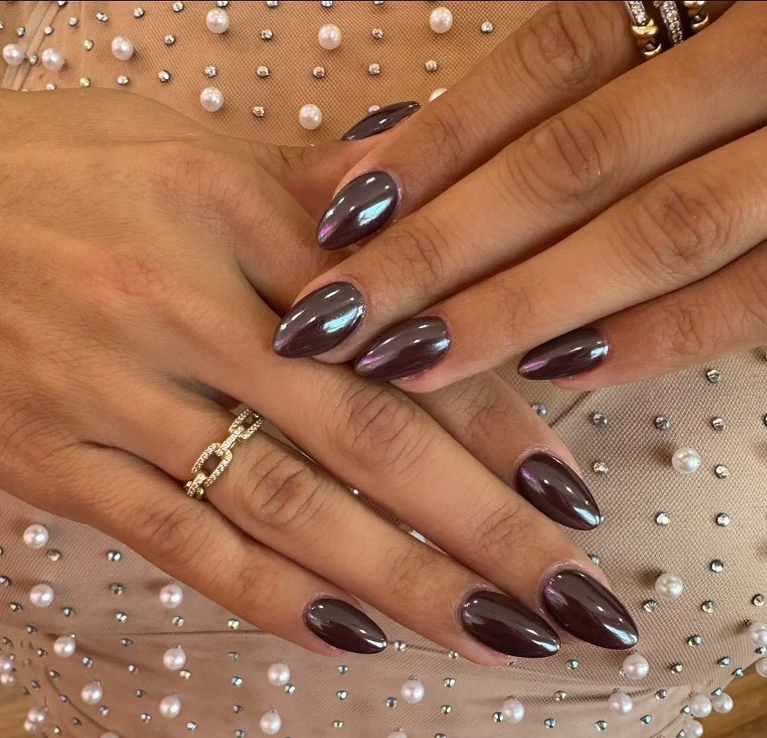 Elegant Almond Nails With Chrome Finish: 23 Stylish Ideas for 2026