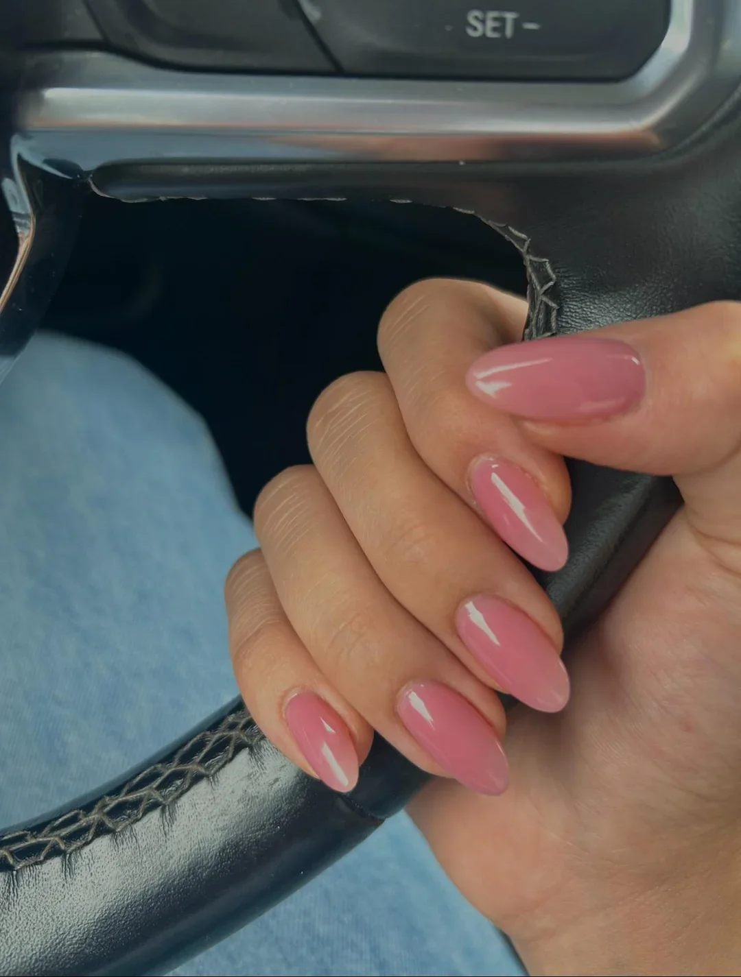21 Soft Pink Nails With Pearl Details Fall 2026