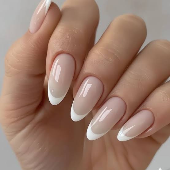Perfect Cuticle Line French Tip — White French Tip Nails