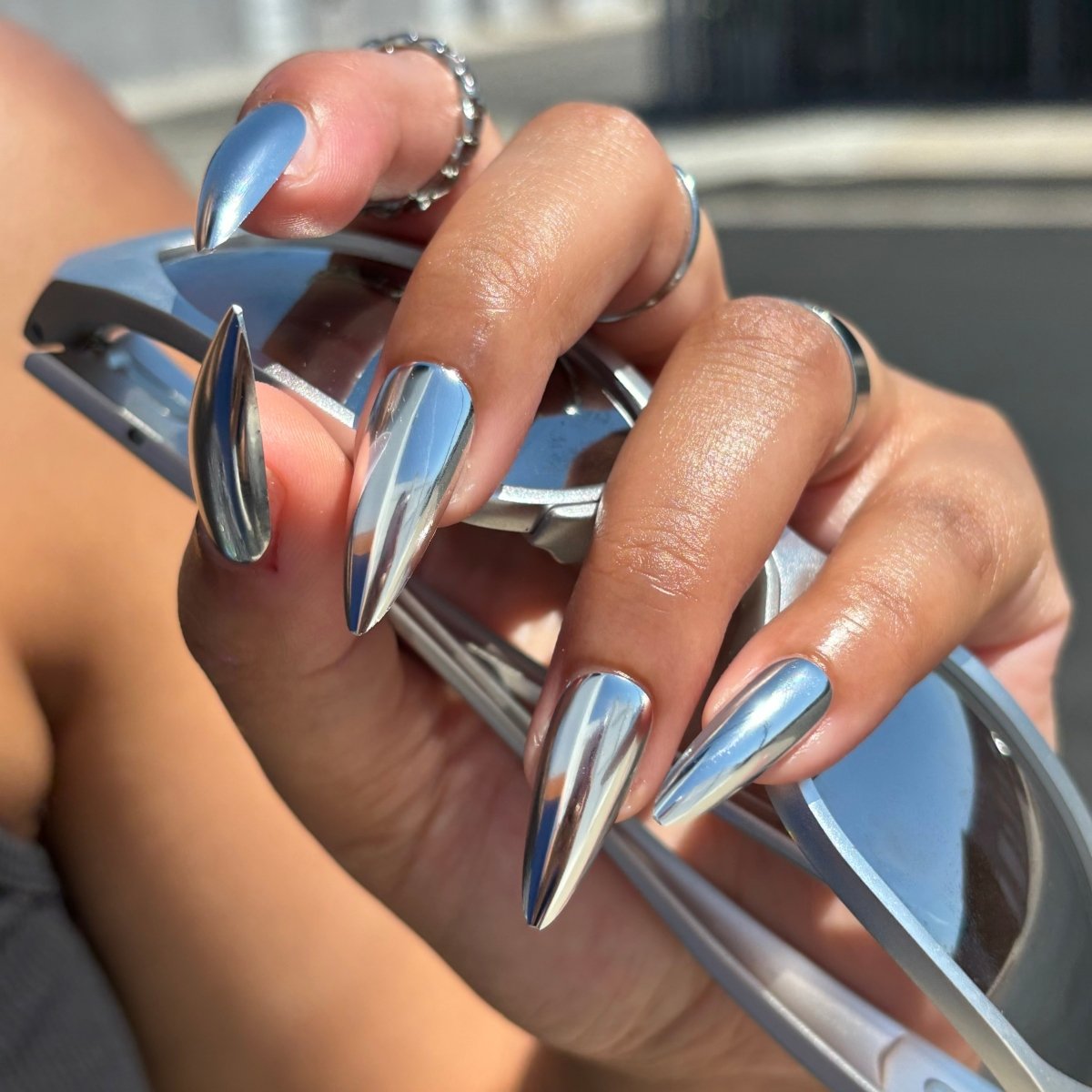 Mirror Silver Long Stiletto Chrome Mirror Silver Long Stiletto Chrome — Chrome Nails