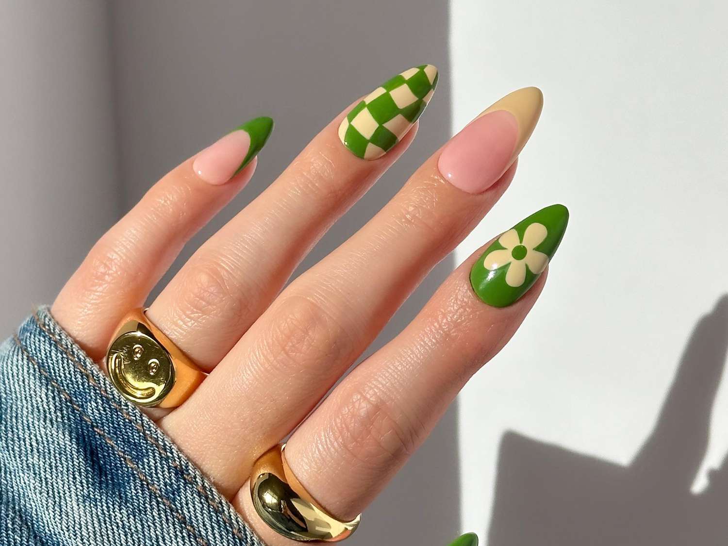 Spring Summer Visual Idea — Green Nails