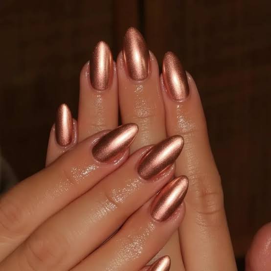 Vibrant Rose Gold Chrome Almond Nails Vibrant Rose Gold Chrome Almond Nails — Rose Gold Nails