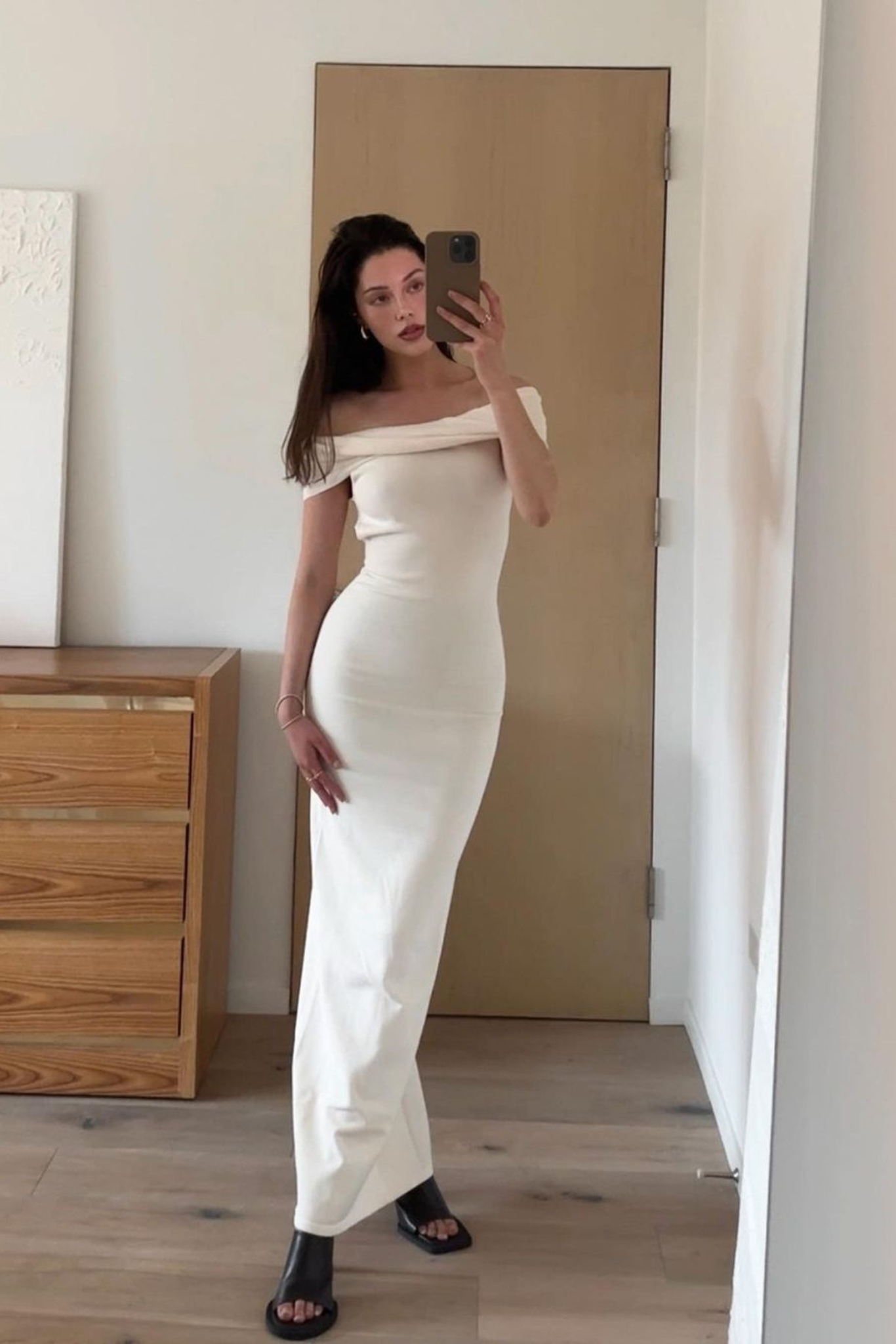 Elegant Ivory Off-the-Shoulder Maxi Dress for a Sophisticated First Date Elegant Ivory Off-the-Shoulder Maxi Dress for a Sophisticated First Date — First Date Outfits
