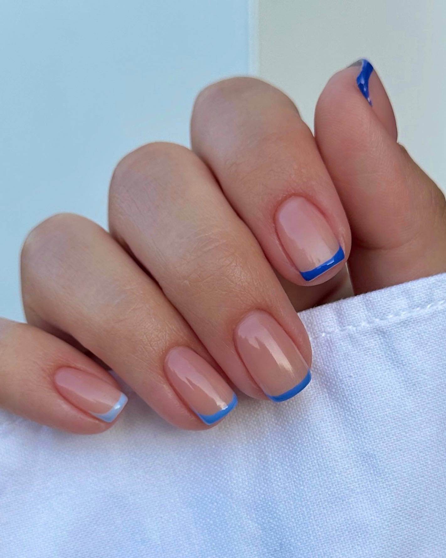 Short Round Bright Blue French Nails — Blue French Tip Nails