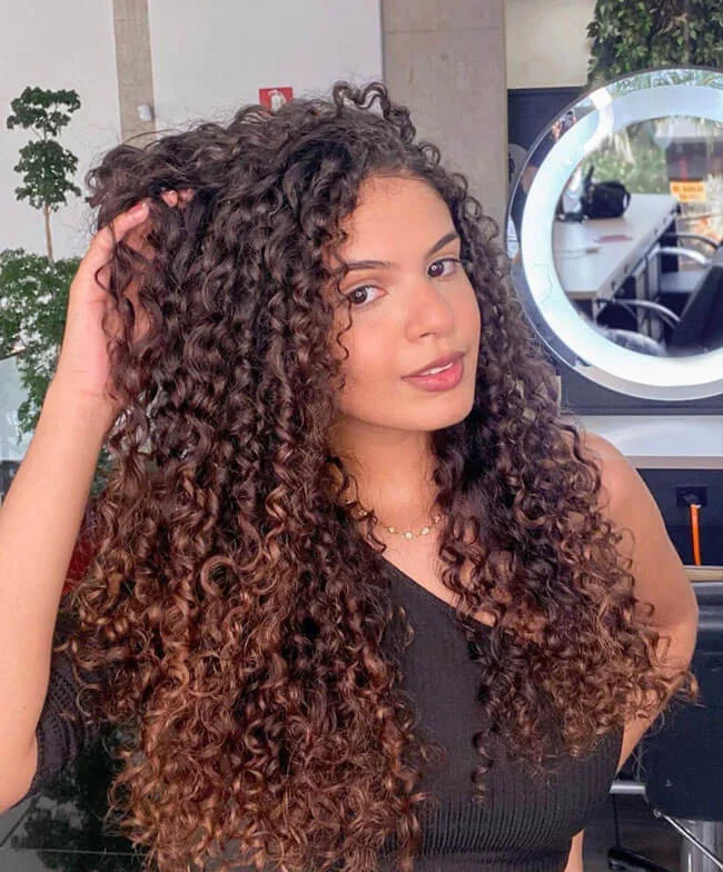27 Long Wavy Hairstyles with Layers to Try in 2026