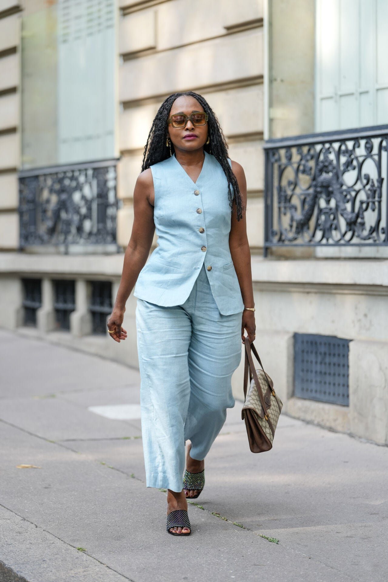Light Blue Linen Suit for Warm Weather Work Style — Work Outfits