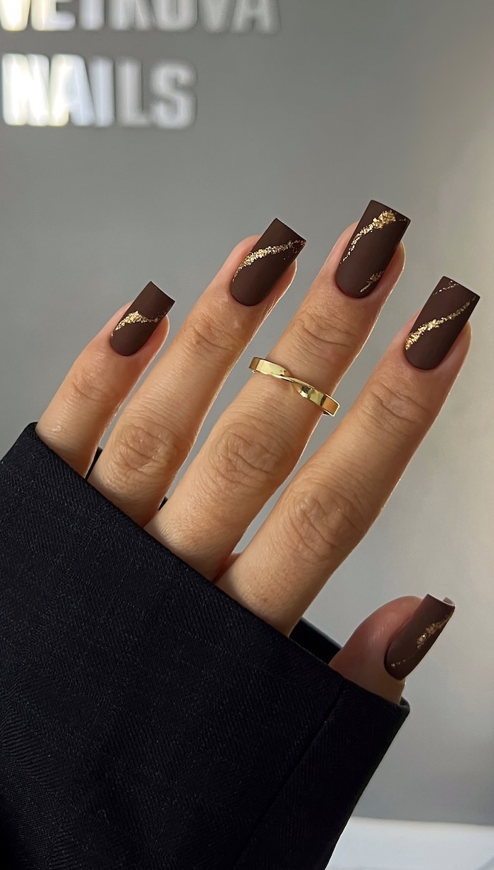 Matte With Scattered Gold Leaf Flakes Visual Idea Matte With Scattered Gold Leaf Flakes Visual Idea — Brown Nails