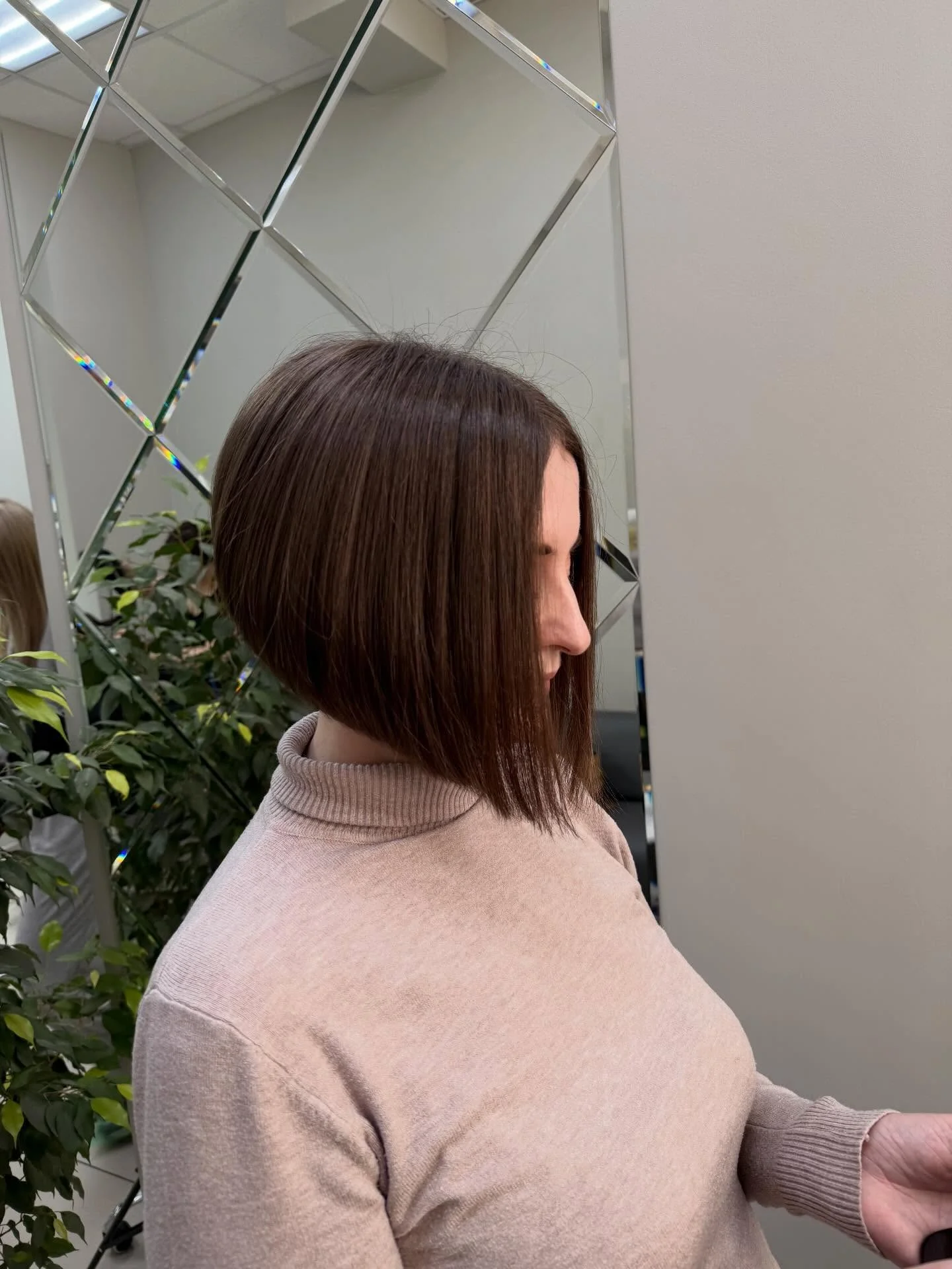 27 Stacked Angled Bob Haircuts for Modern Women