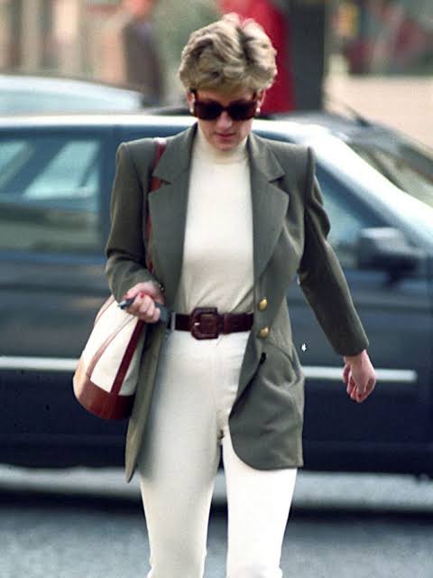 Navy Blazer with Cream Trousers and Emerald Scarf Navy Blazer with Cream Trousers and Emerald Scarf — Old Money Outfits