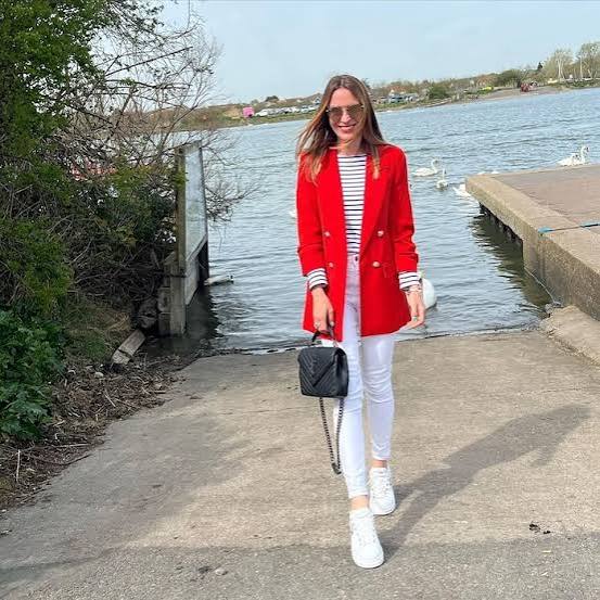 Red Double-Breasted Blazer with White Skinny Trousers for a Bold Look Red Double-Breasted Blazer with White Skinny Trousers for a Bold Look — London Outfits