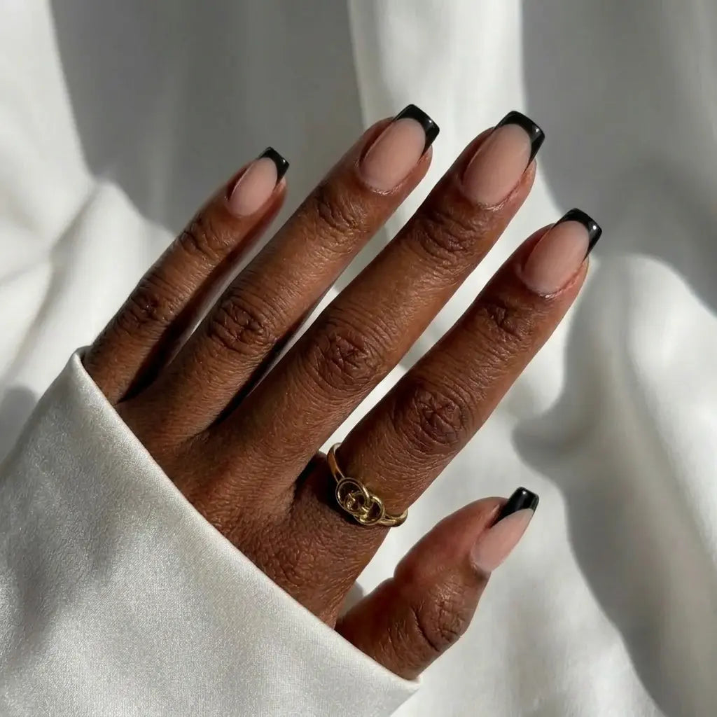 Glossy Black Tips on Short Square Nails Glossy Black Tips on Short Square Nails — Black French Tip Nails