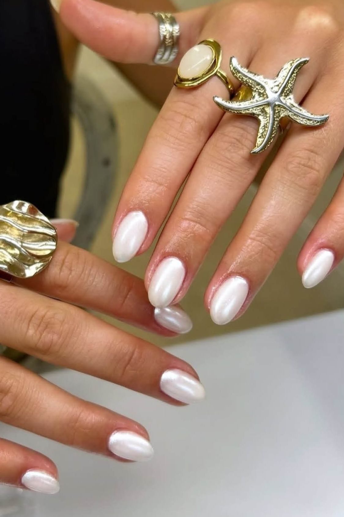 Soft Vanilla White Chrome Soft Vanilla White Chrome — White Chrome Nails