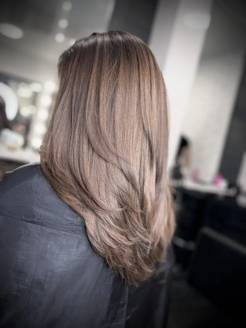 Medium-Length Haircuts with Layers: 25 Stylish Ideas for 2026