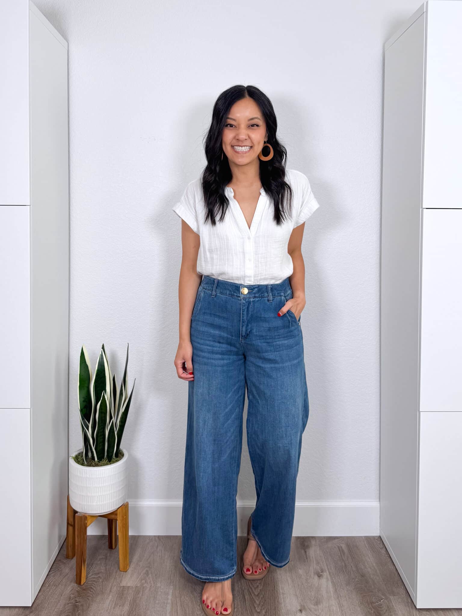 Relaxed White Shirt with Wide-Leg Denim for Casual Comfort Relaxed White Shirt with Wide-Leg Denim for Casual Comfort — Casual Outfits